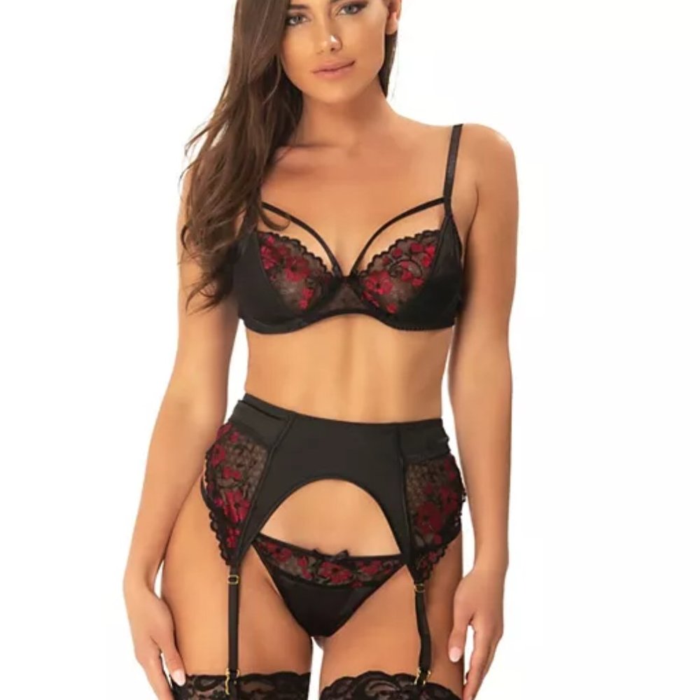 Strappy Underwire Bra, G-String & Garter Belt Set Oh La La Cheri